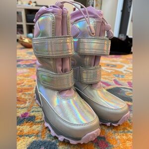 LANDS END NWT SNOW BOOTS- Kids size 3
